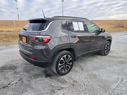 Used 2022 Jeep Compass Limited image 3