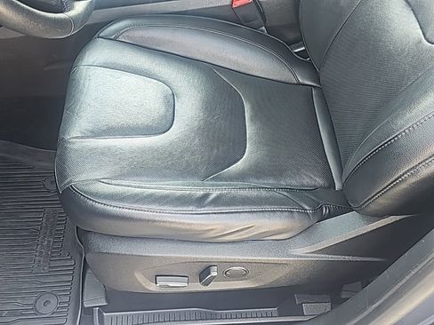 Used 2019 Ford Edge Titanium w/ Equipment Group 301A AWD/4WD image 16