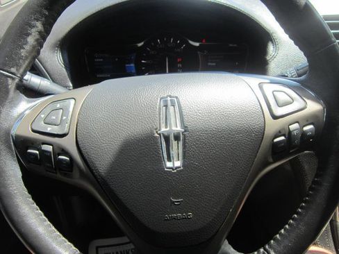 Used 2015 Lincoln MKX AWD w/ Equipment Group 102A image 10