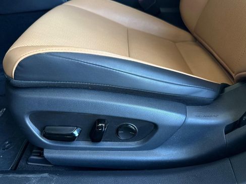 Certified 2023 Lexus ES 250 w/ Premium Package AWD/4WD image 15