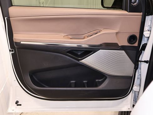 Used 2025 Lincoln Navigator Black Label image 10