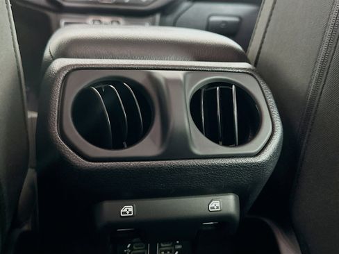 Used 2019 Jeep Wrangler Unlimited Sahara w/ LED Lighting Group image 25