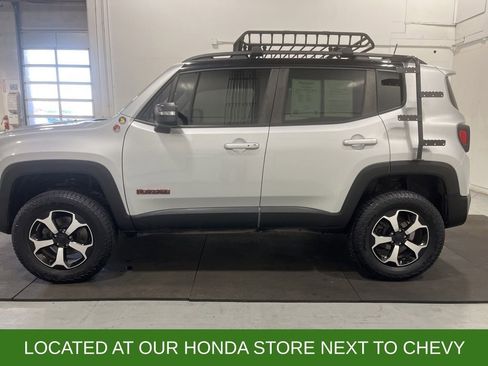 Used 2019 Jeep Renegade Trailhawk w/ UConnect 8.4 Nav Group image 4