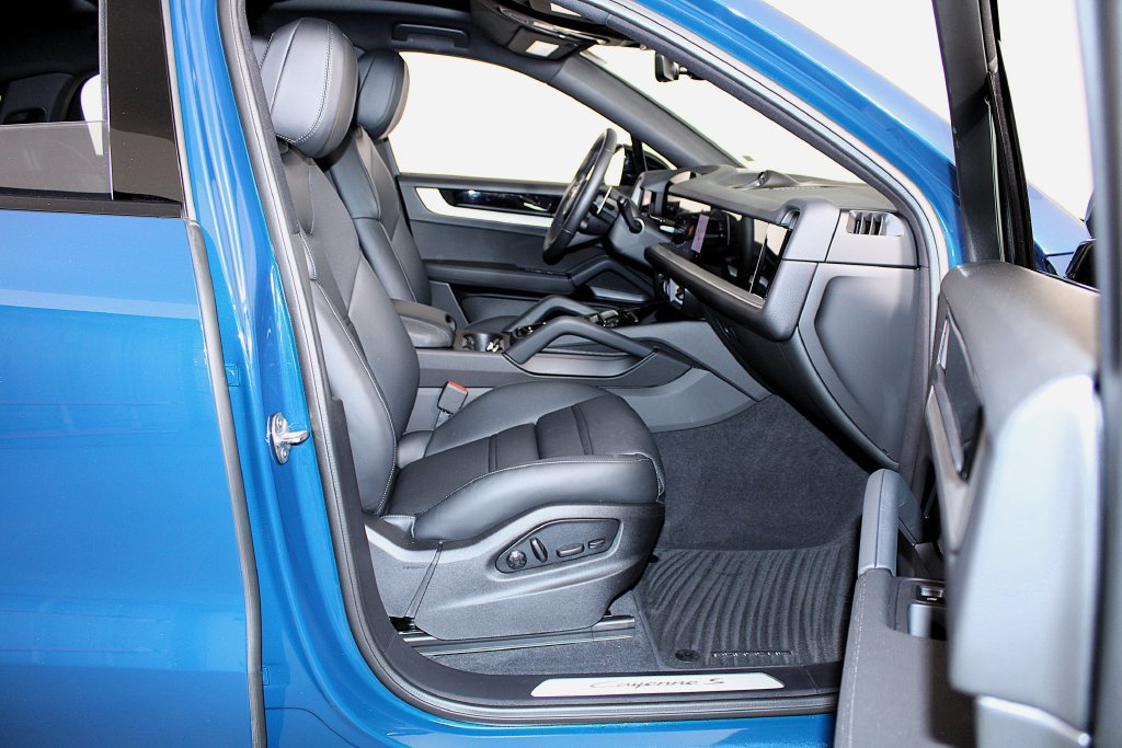 Certified 2026 Porsche Cayenne S AWD/4WD image 26