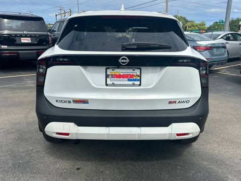 New 2025 Nissan Kicks SR w/ SR Premium Package image 4