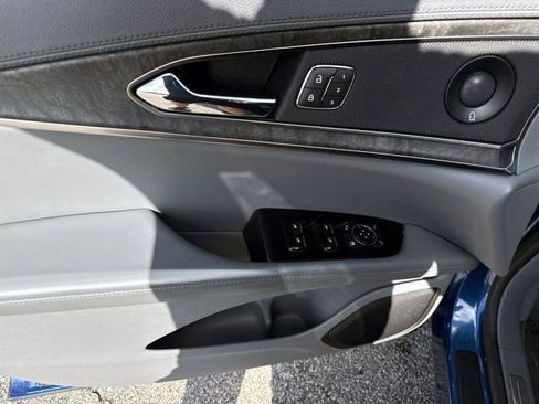 Used 2020 Lincoln Nautilus Reserve FWD image 19