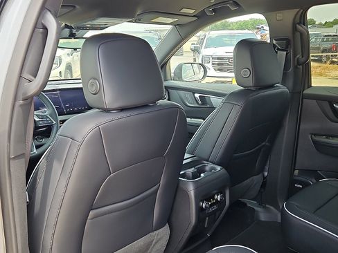 New 2026 Buick Enclave Preferred w/ Power Package FWD image 10