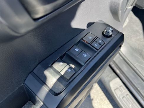 Used 2023 Toyota Tacoma SR AWD/4WD image 14