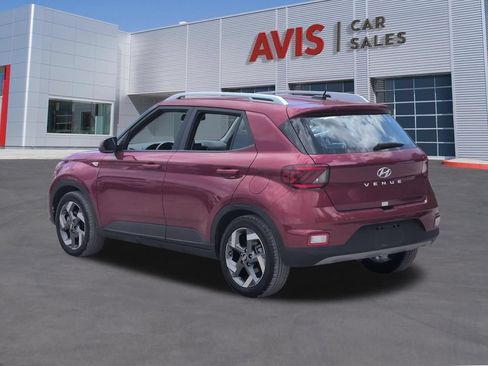 Used 2025 Hyundai Venue SEL FWD image 9