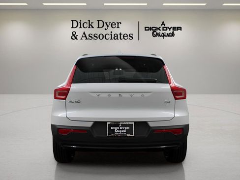 New 2026 Volvo XC40 B4 Plus w/ Protection Package Premier image 4