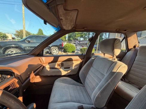 Used 1992 Toyota Corolla LE FWD image 17