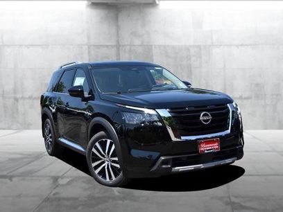 New 2025 Nissan Pathfinder Platinum w/ Cargo Package