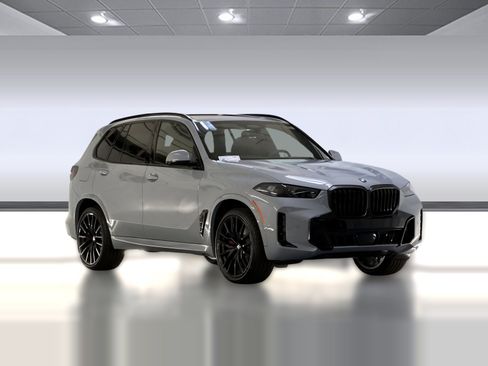 Used 2026 BMW X5 sDrive40i w/ M Sport Package RWD image 6