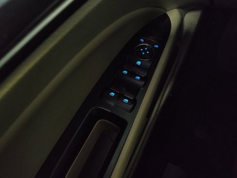 Used 2017 Ford Fusion SE w/ Fusion SE Technology Package FWD image 27