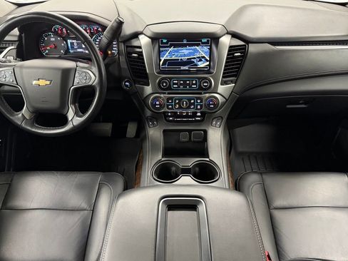 Used 2020 Chevrolet Suburban LT image 16
