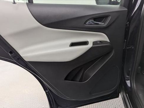 Used 2020 Chevrolet Equinox LS w/ LS Convenience Package image 16