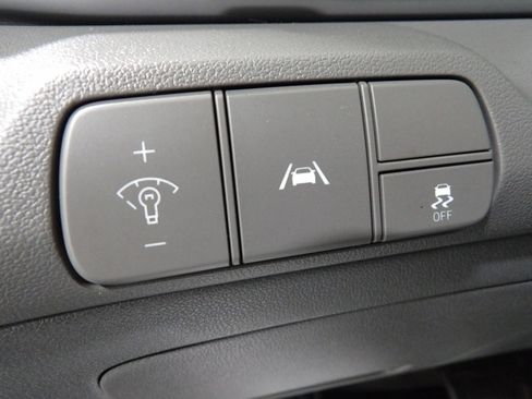 Used 2022 Hyundai Elantra SEL FWD image 19