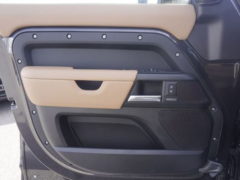 New 2026 Land Rover Defender 110 V8 image 17