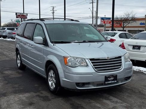 Used 2008 Chrysler Town & Country Touring w/ Flexible Seating Group image 3