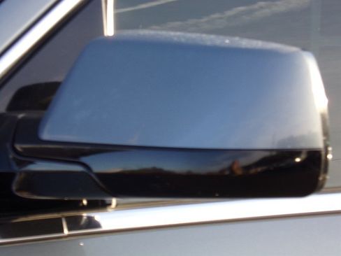 Used 2016 Chevrolet Suburban LT image 20