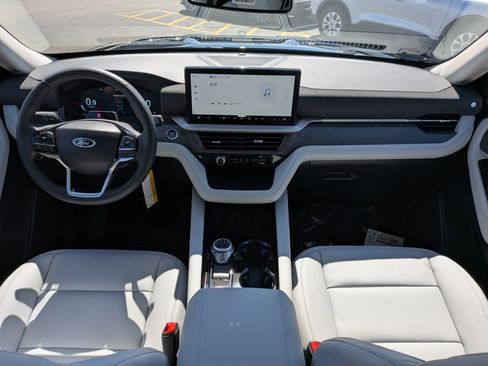 New 2026 Ford Explorer Platinum AWD/4WD image 18