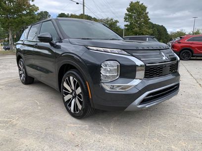 New 2025 Mitsubishi Outlander SE