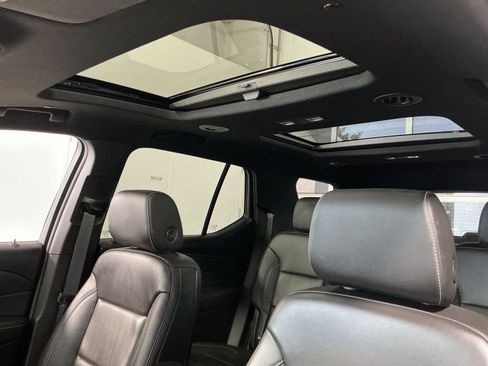 Used 2023 Chevrolet Traverse LT w/ LT Premium Package AWD/4WD image 24
