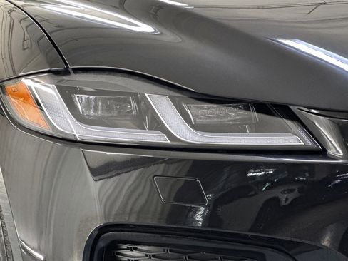 Used 2024 Jaguar F-PACE R-Dynamic S image 10