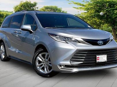 Certified 2025 Toyota Sienna Limited