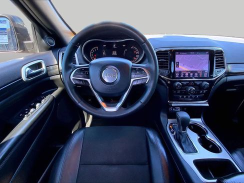 Used 2019 Jeep Grand Cherokee Altitude RWD image 6