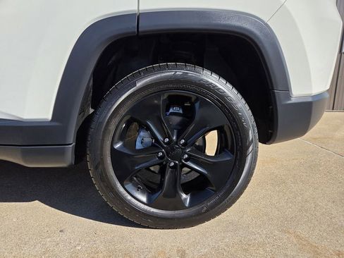 Used 2020 Jeep Compass Latitude AWD/4WD image 31