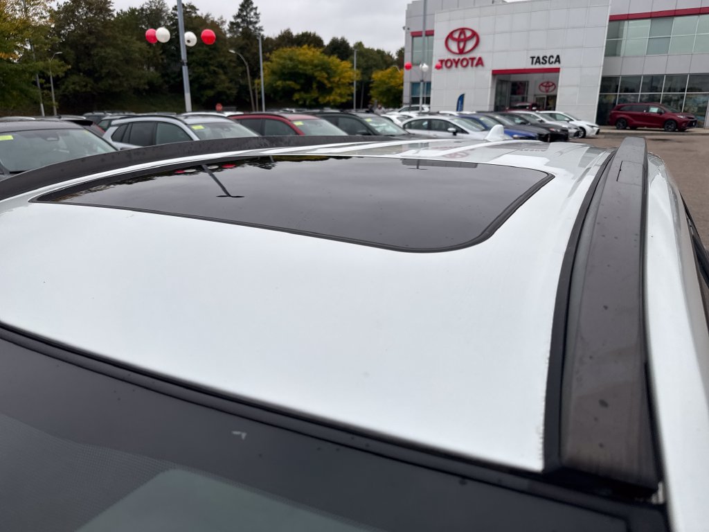 Used 2023 Toyota Corolla Cross LE w/ Moonroof Package AWD/4WD image 46