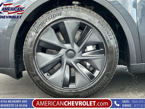 Used 2025 Tesla Model Y Long Range RWD image 36