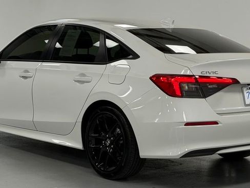 Used 2024 Honda Civic Sport image 4
