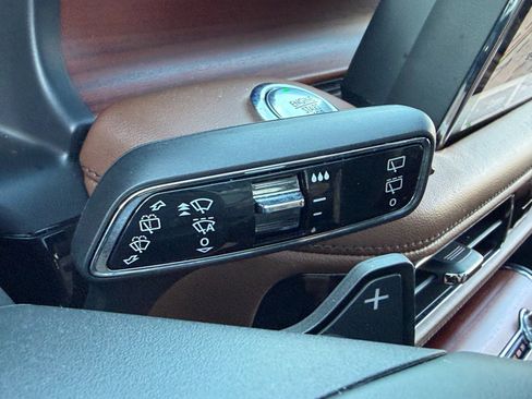 Used 2022 Lincoln Aviator Reserve w/ Elements Package Plus RWD image 34