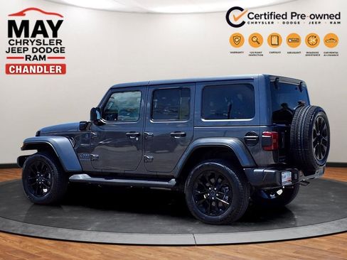 Used 2025 Jeep Wrangler Unlimited Sahara AWD/4WD image 17