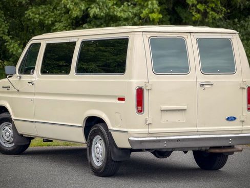 Used 1990 Ford E-150 and Econoline 150 RWD image 12