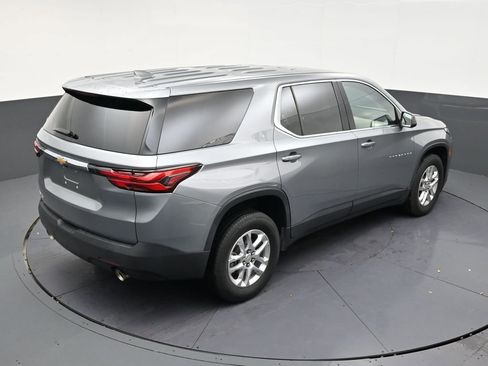 Used 2023 Chevrolet Traverse LS FWD image 16