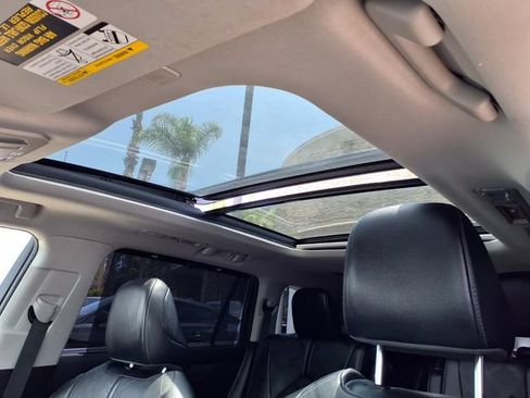 Used 2023 Toyota Highlander Platinum AWD/4WD image 30