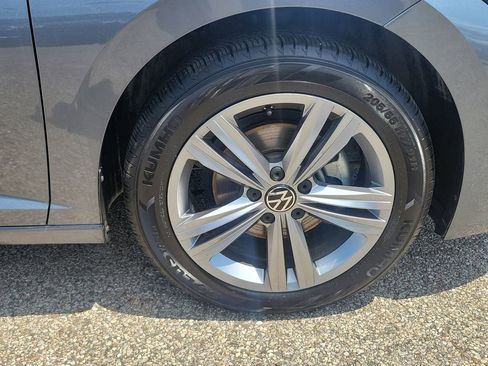 Used 2024 Volkswagen Jetta SE FWD image 5