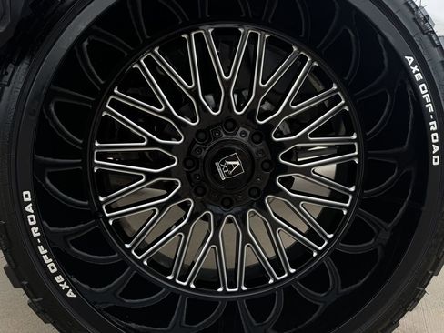 Used 2024 GMC Sierra 2500 AT4 w/ AT4 Preferred Package image 9