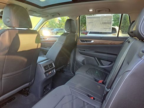 New 2026 Volkswagen Atlas SE image 5