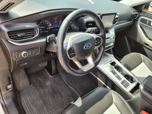 Used 2022 Ford Explorer XLT w/ Equipment Group 202A RWD image 25