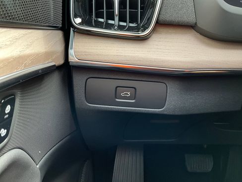 New 2026 Volvo XC90 B6 Plus w/ Protection Package image 22