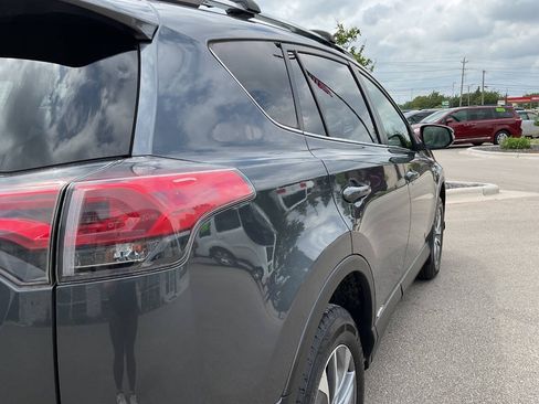 Used 2018 Toyota RAV4 XLE w/ Convenience Package AWD/4WD image 8