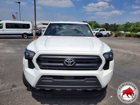 Used 2024 Toyota Tacoma SR AWD/4WD image 10