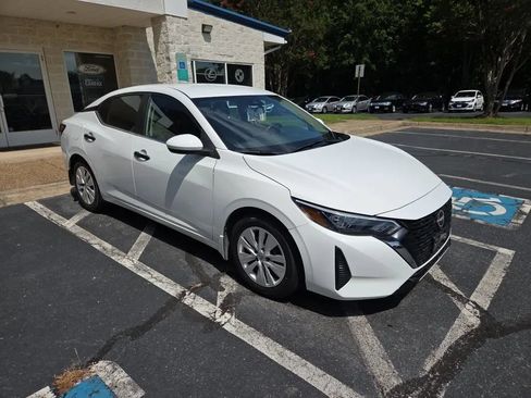 Used 2024 Nissan Sentra S FWD image 4