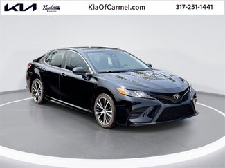 Used 2019 Toyota Camry SE image 1