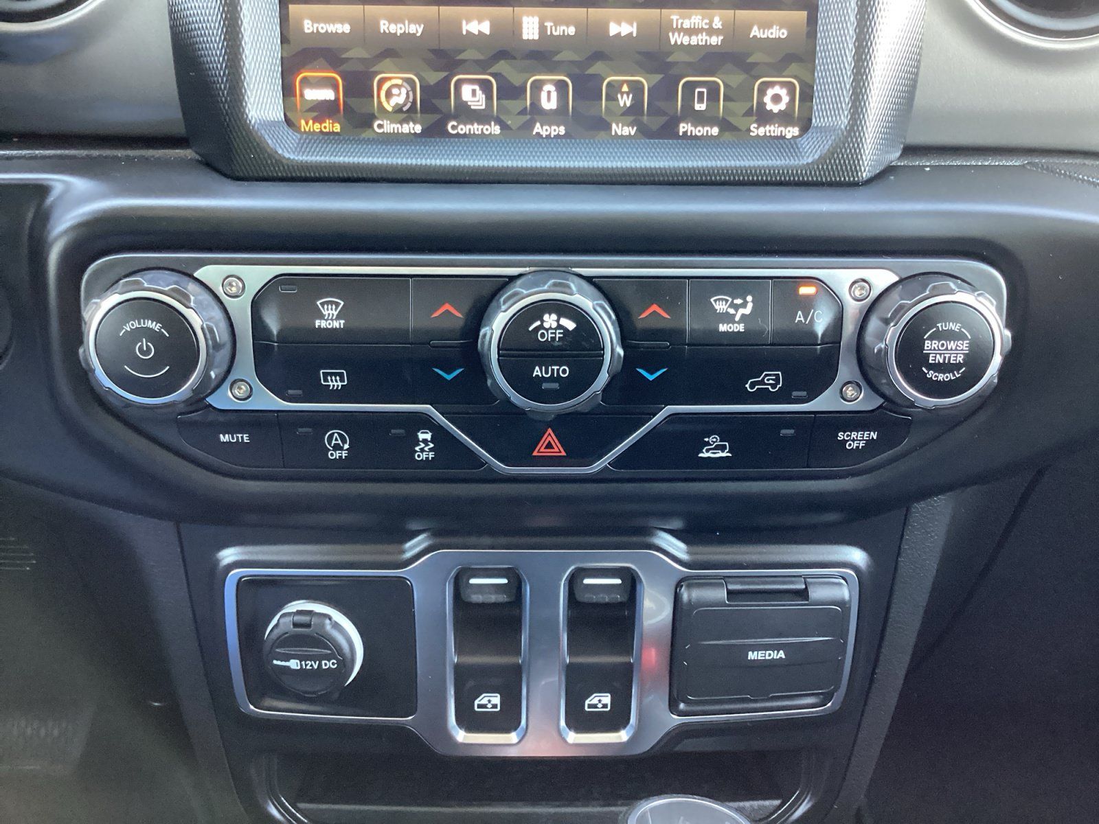 Used 2022 Jeep Wrangler Sport AWD/4WD image 21