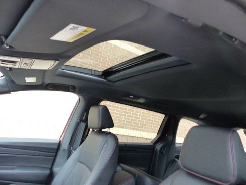 Used 2024 Honda Odyssey Sport image 36